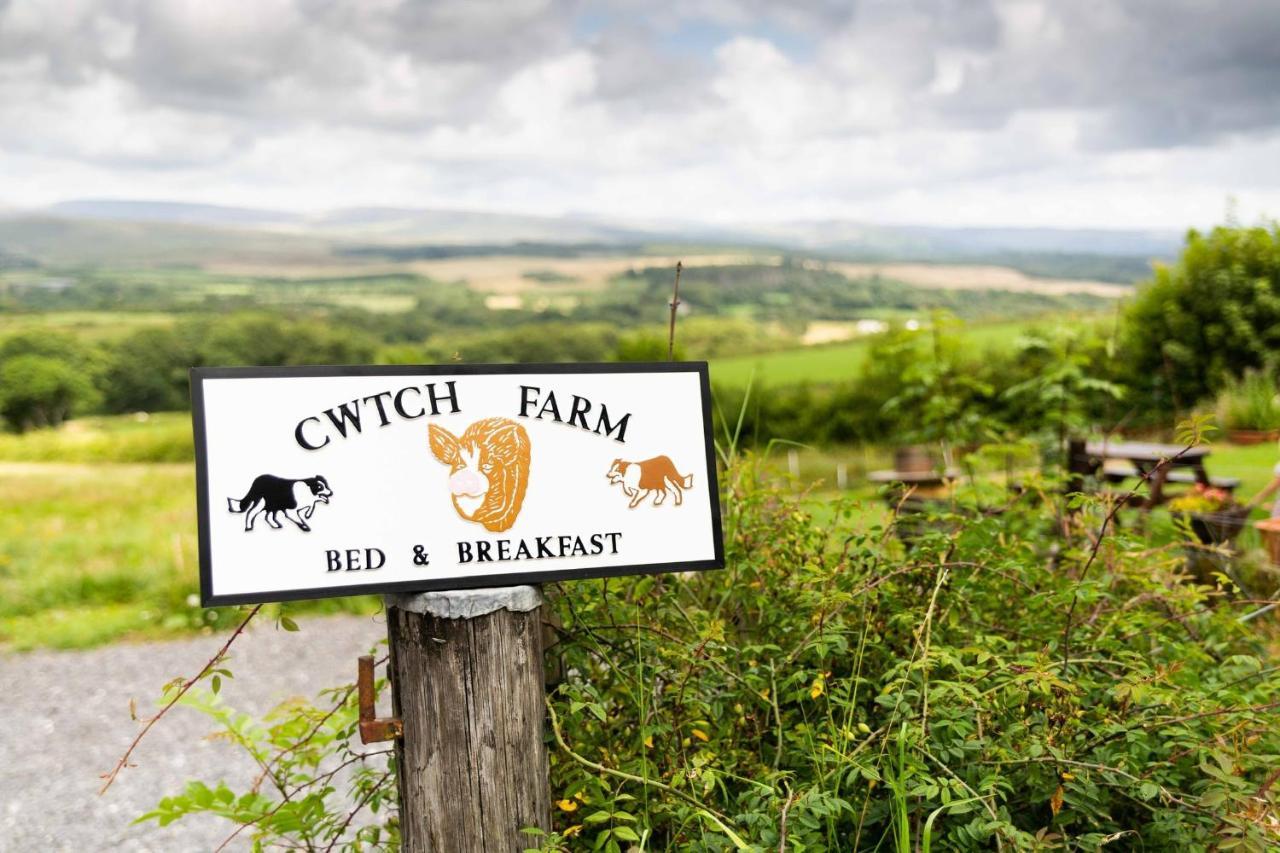 Cwtch Farm Bed & Breakfast Ystalyfera Eksteriør billede