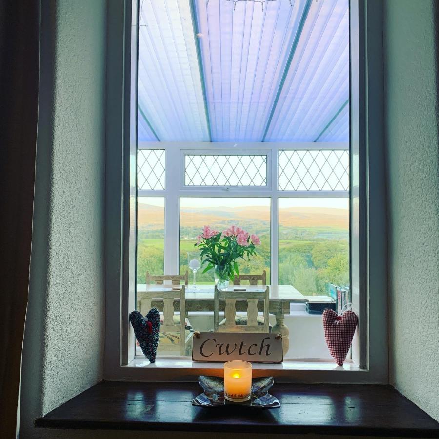 Cwtch Farm Bed & Breakfast Ystalyfera Eksteriør billede