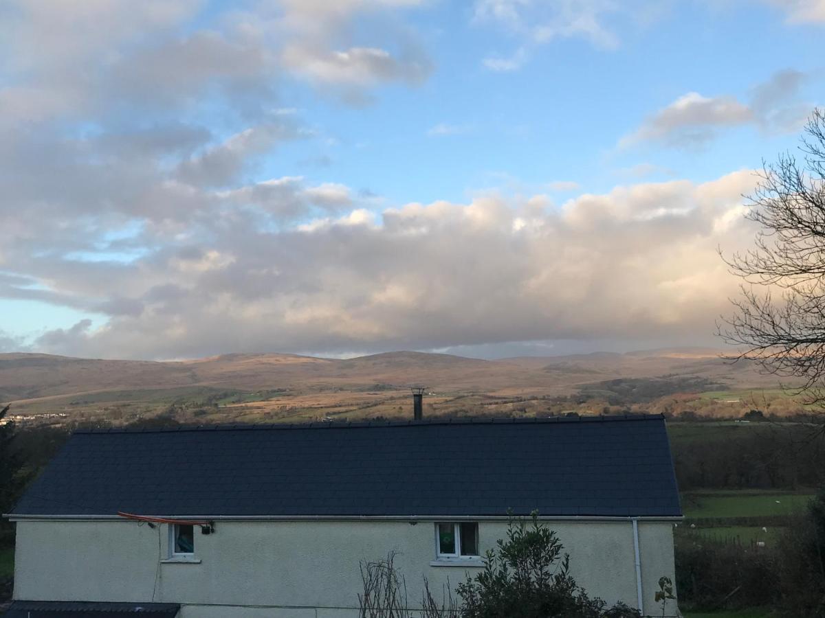 Cwtch Farm Bed & Breakfast Ystalyfera Eksteriør billede