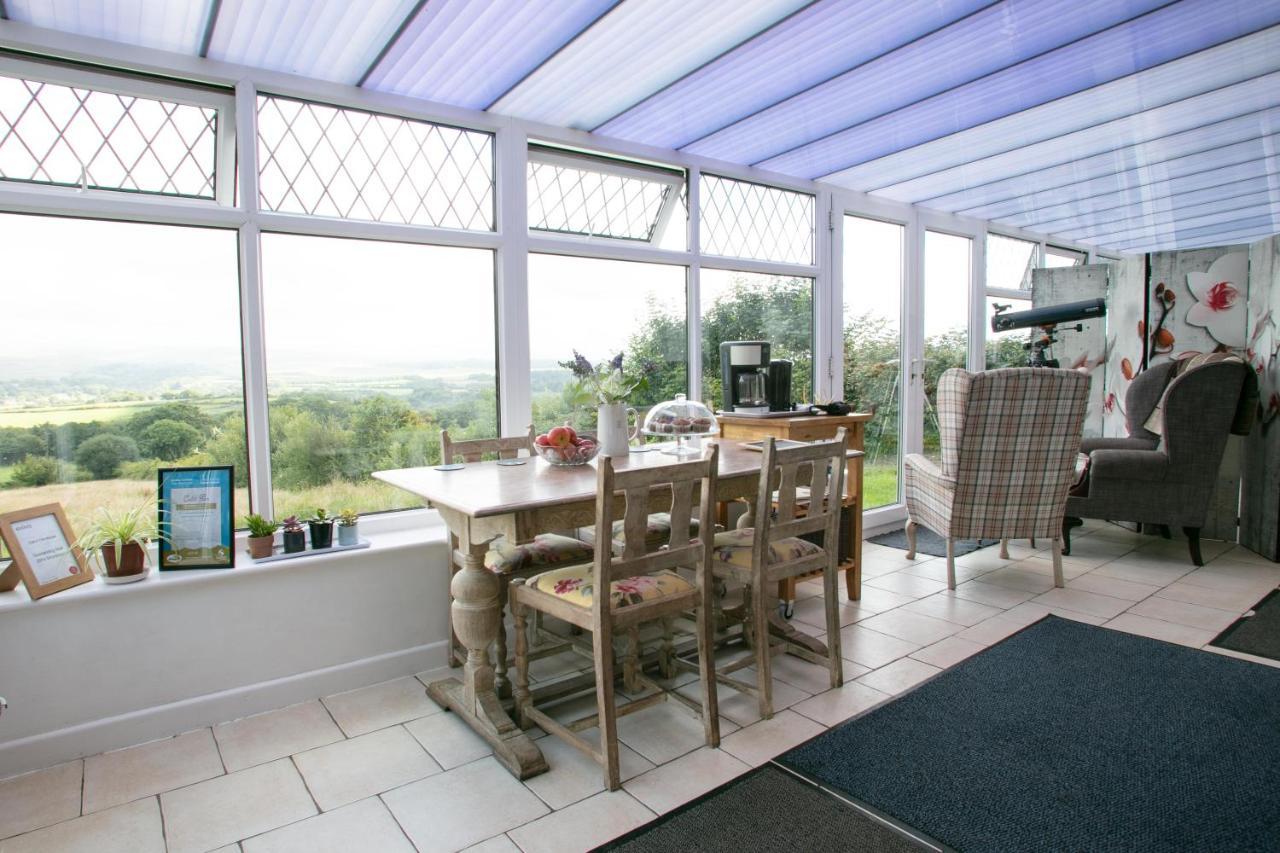 Cwtch Farm Bed & Breakfast Ystalyfera Eksteriør billede