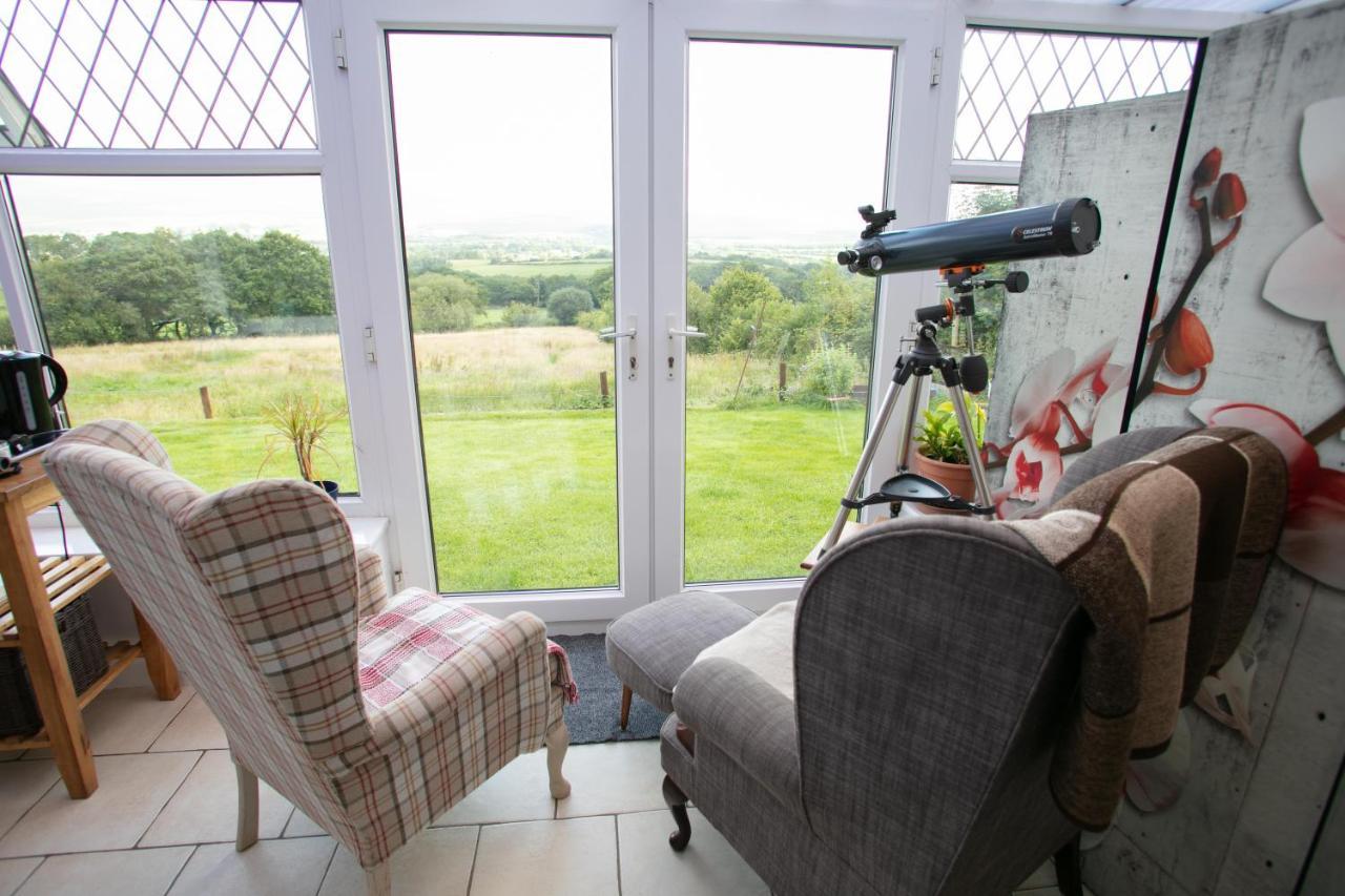 Cwtch Farm Bed & Breakfast Ystalyfera Eksteriør billede